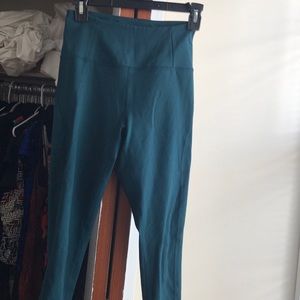 Girlfriend Collective 7/8 Leggings in Globe
